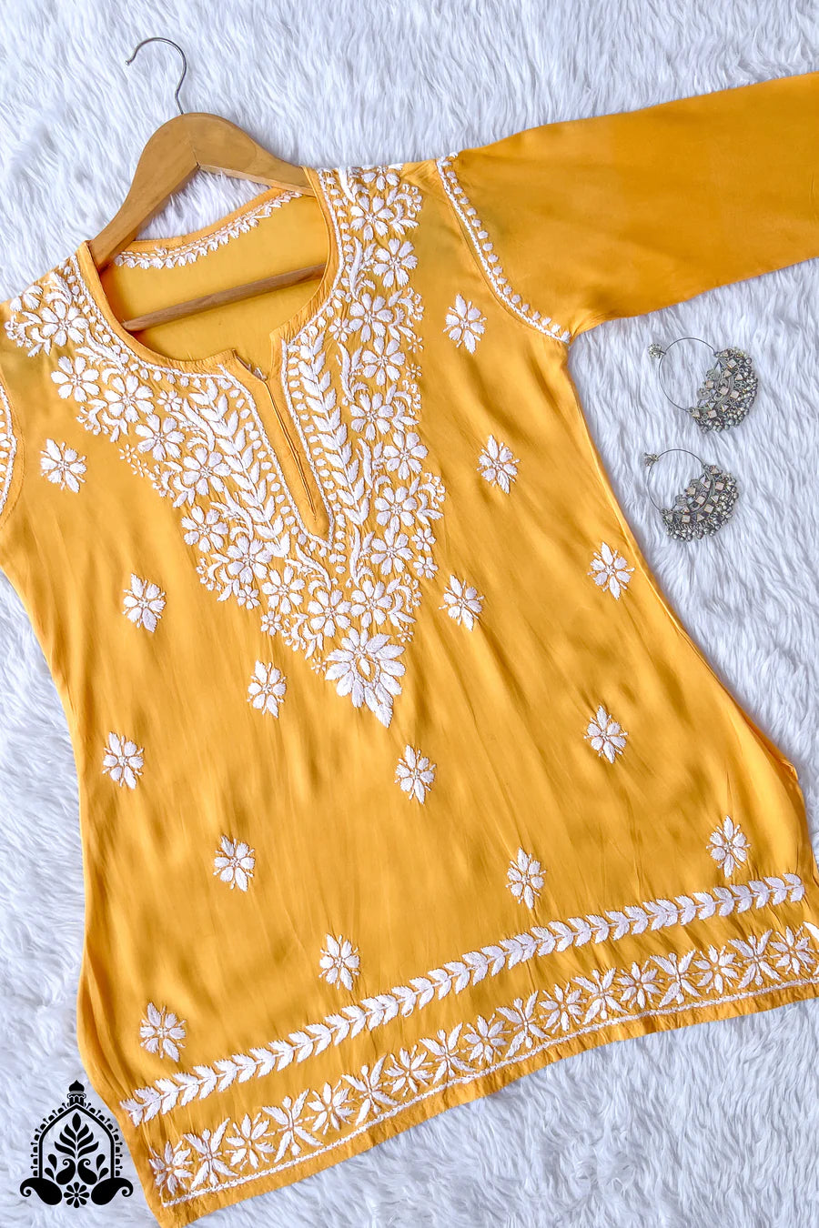 ADAH CHIKANKARI PREMIUM MODAL SHORT KURTI